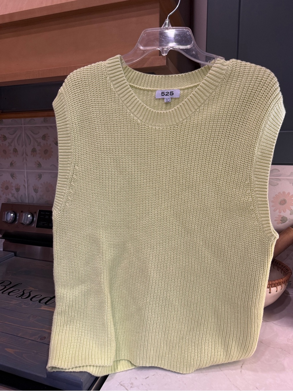525 America Sleeveless Crewneck Knit Vest in Light Green